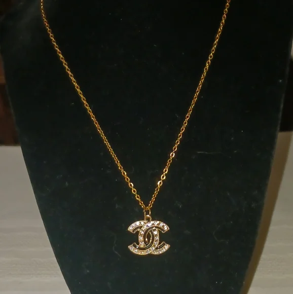 CHANEL Gold Interlocking CC Zipper Pull With Black Accent With Unbranded Chain. - Picture 2 of 4